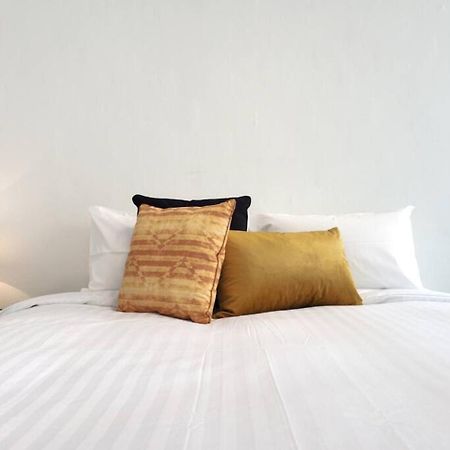 Magical Mcatee W Pool And King Bed Appartement Fremantle Buitenkant foto